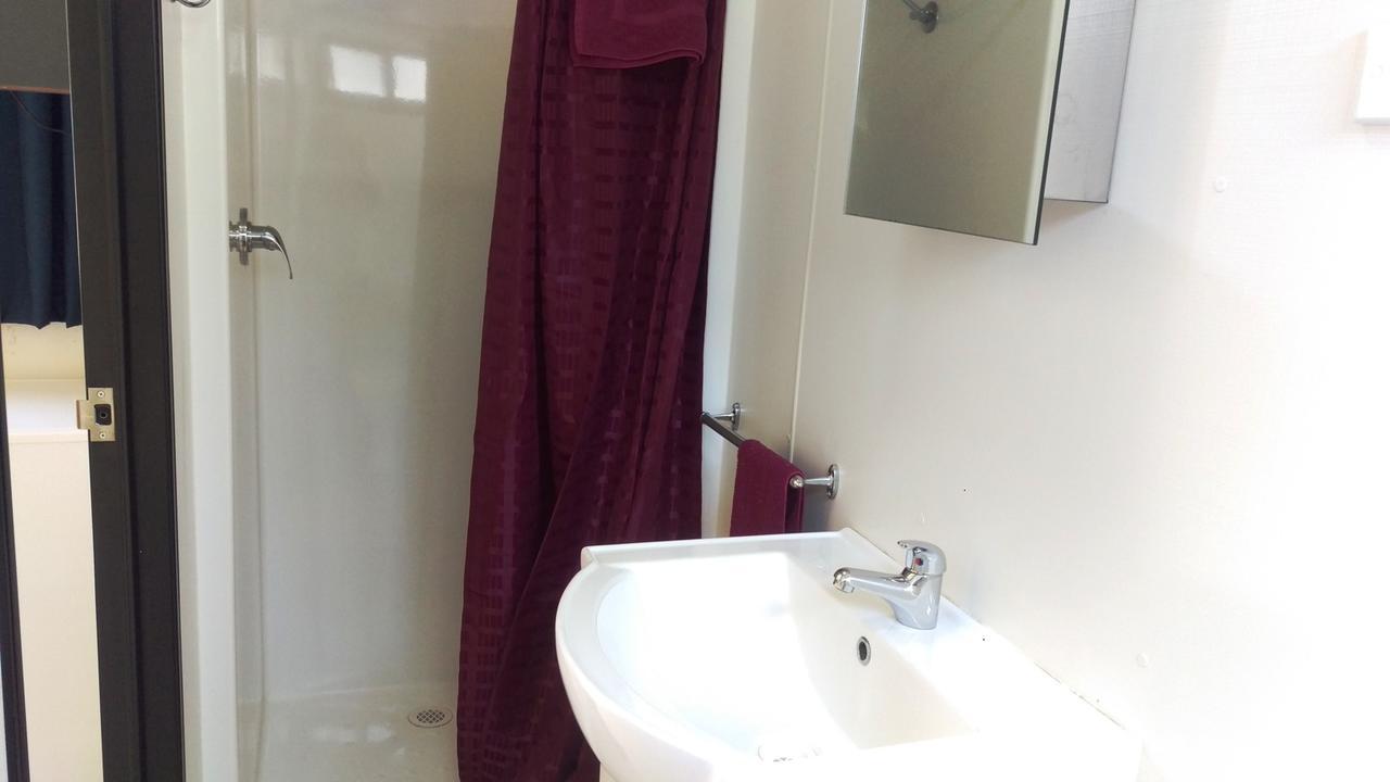 Khancoban Lakeside Caravan Park מראה חיצוני תמונה