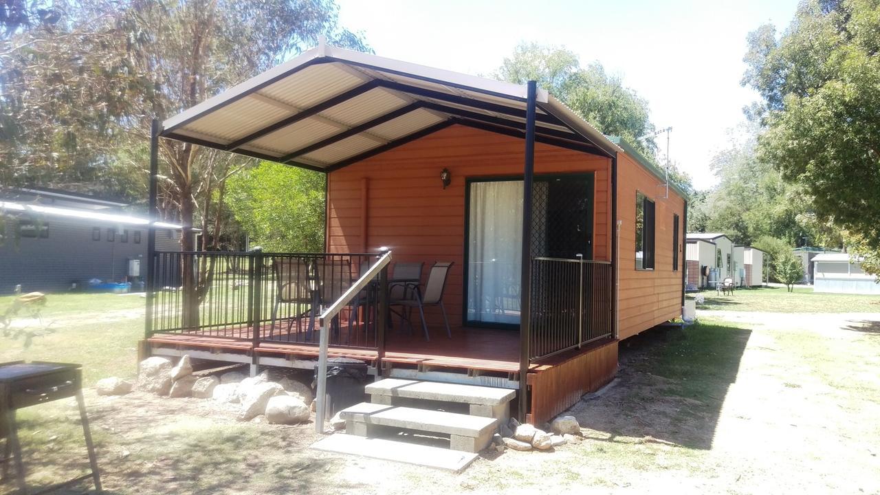 Khancoban Lakeside Caravan Park מראה חיצוני תמונה