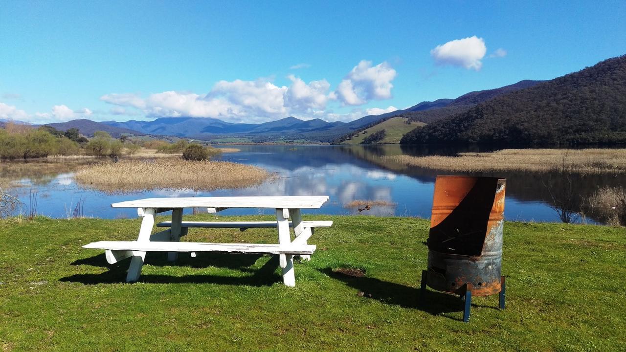 Khancoban Lakeside Caravan Park מראה חיצוני תמונה