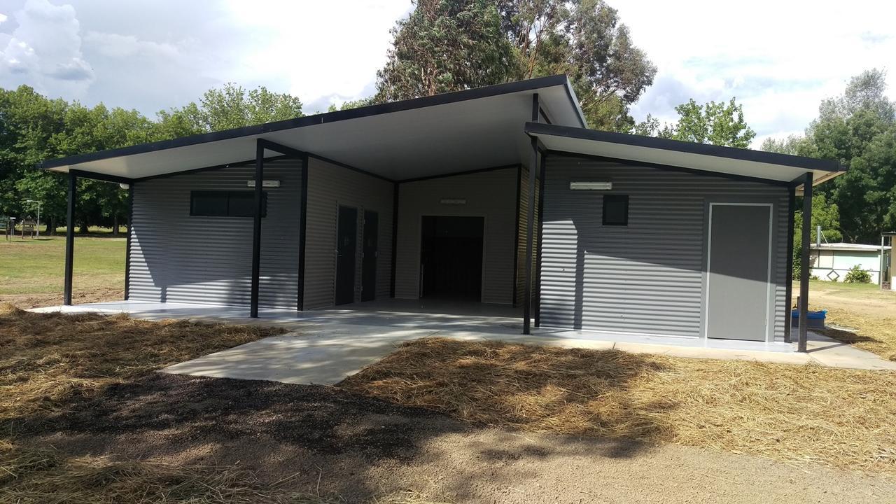Khancoban Lakeside Caravan Park מראה חיצוני תמונה