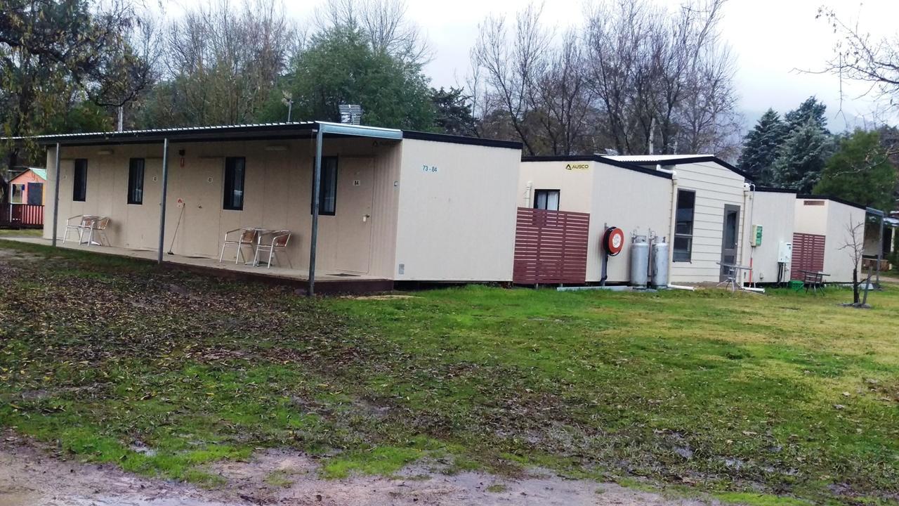 Khancoban Lakeside Caravan Park מראה חיצוני תמונה